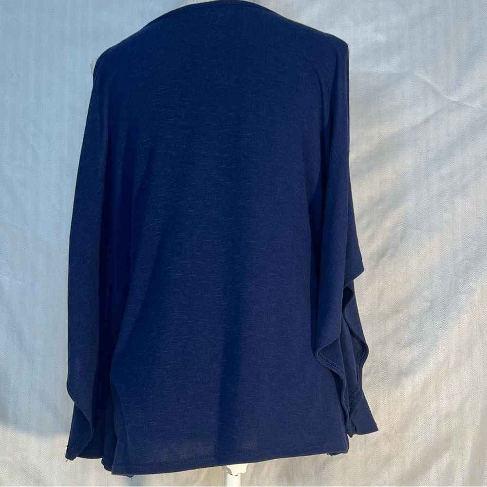 White House Black Market Cold Shoulder Navy Blue Knit Top Batman Sleeves 4👍 - Picture 3 of 7